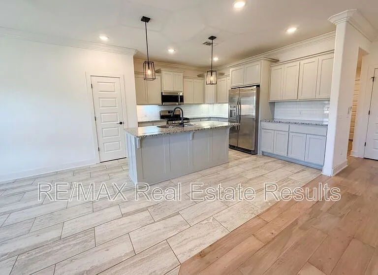751 Spicewood Trl — Photo 3