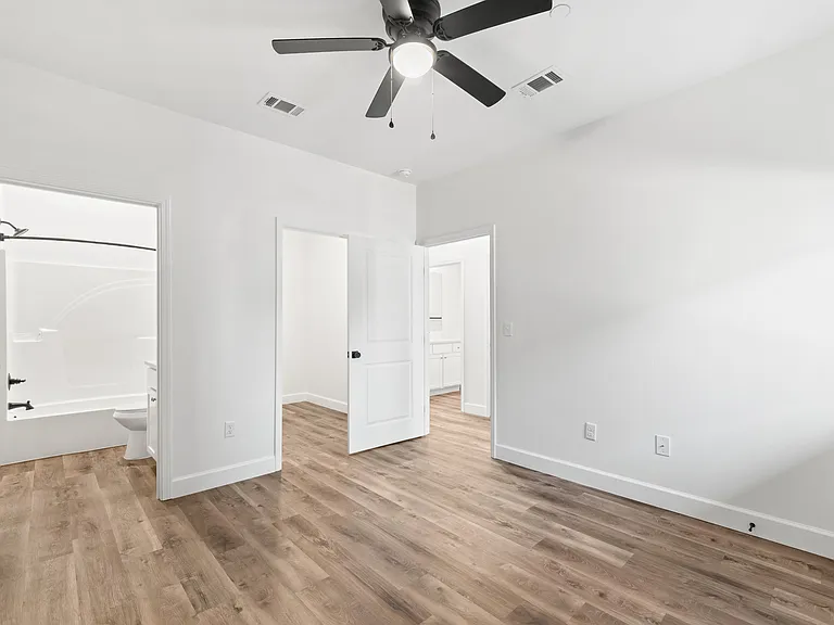 910 Barrow St #1 — Photo 9