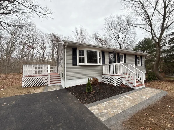 12 Circle Drive, Clinton, CT 06413
