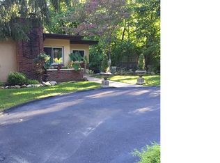 360 S Mountain Rd, New City, NY 10956