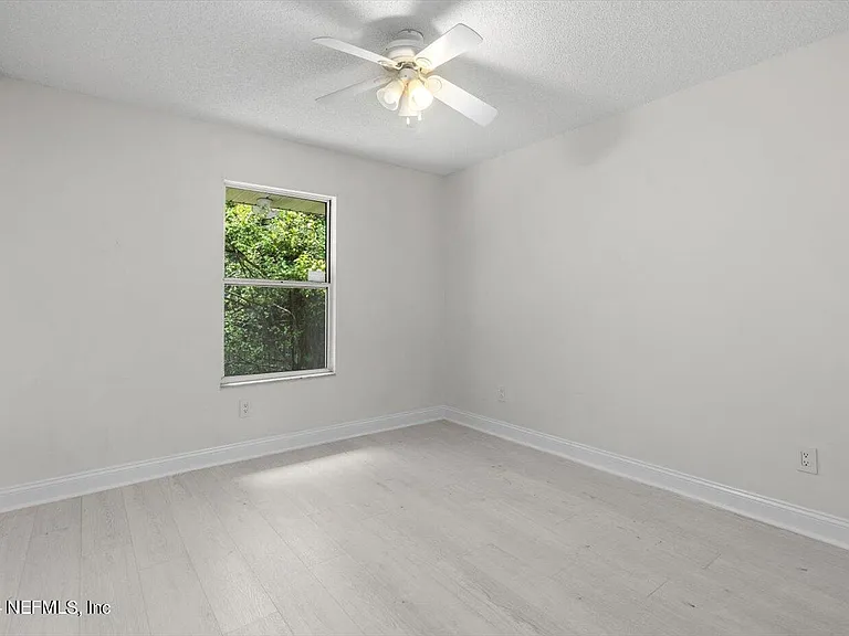 1722 Branch Vine Dr W — Photo 23