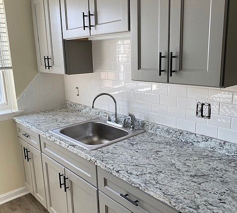 5th image of 2086-2090 Stanley St #2-301