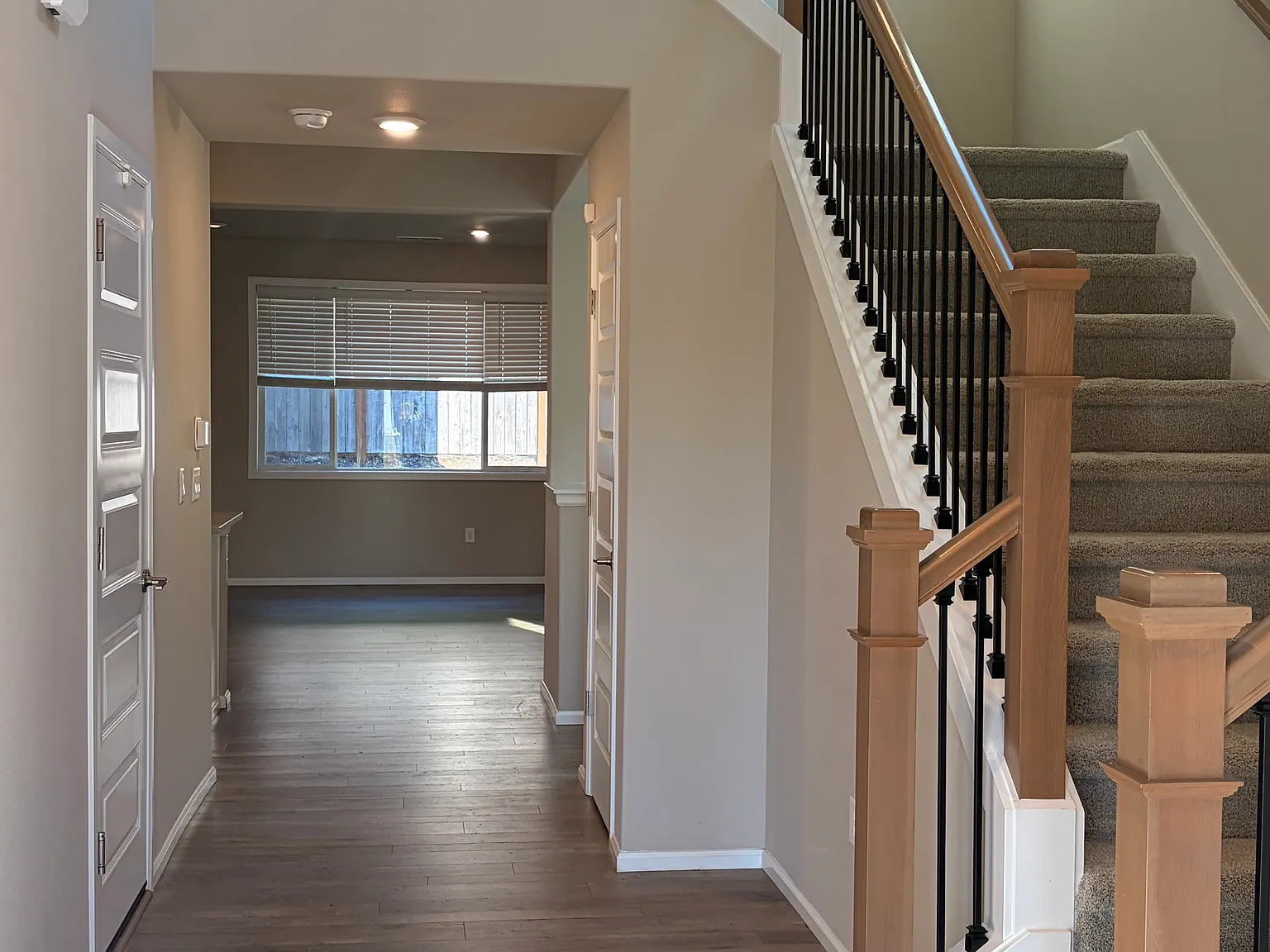 4 bed, 2.5 bath, 2370 sqft, $3,700 — Photo 2