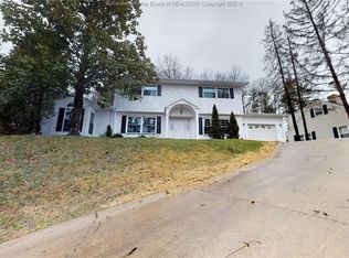 1408 Sweetbrier Rd, Charleston, WV 25314