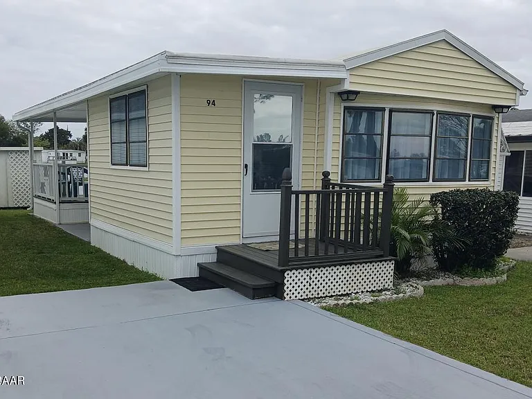 94 Eagle Point S — Photo 1