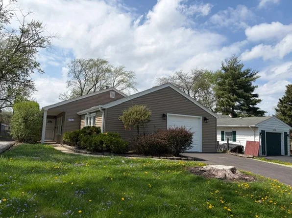 17312 Poe Ave, Lansing, IL 60429