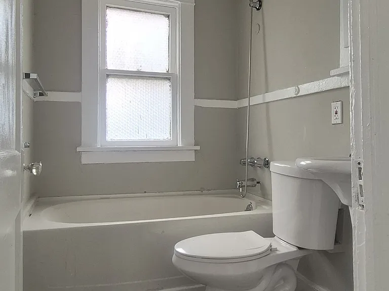 14618 Velour Ave #1 — Photo 8