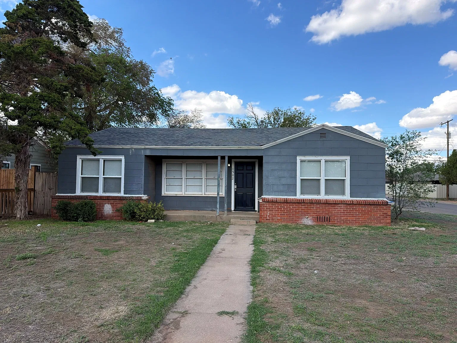 3 bed, 1.0 bath, 1125 sqft, $995 — Photo 1