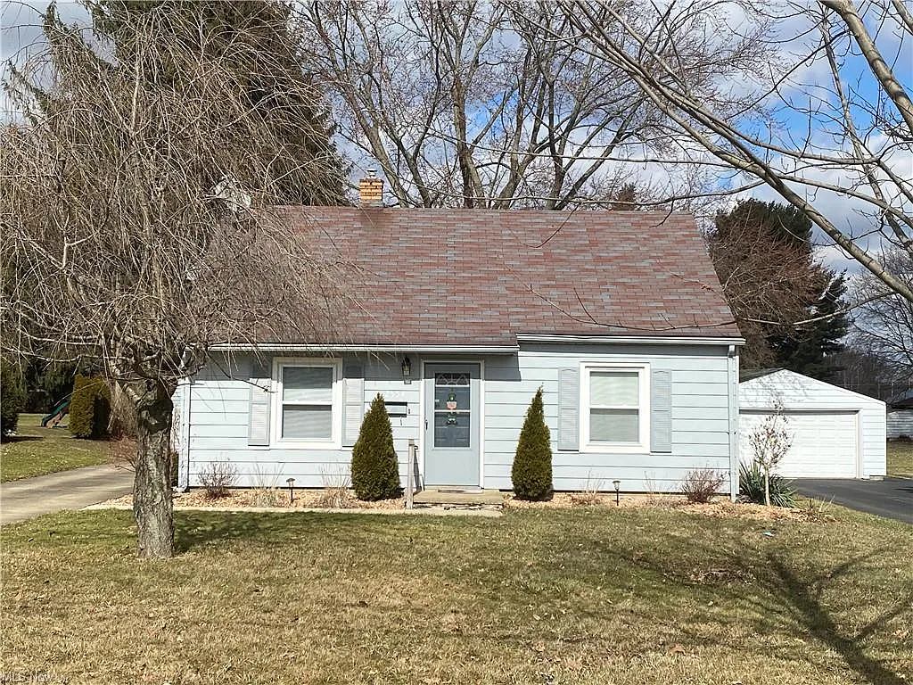 2554 W Manor Ave photo 1