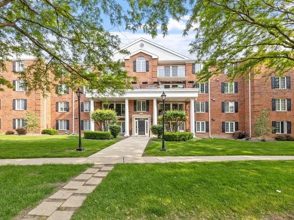 326 Park Ave APT 43, Clarendon Hills, IL 60514