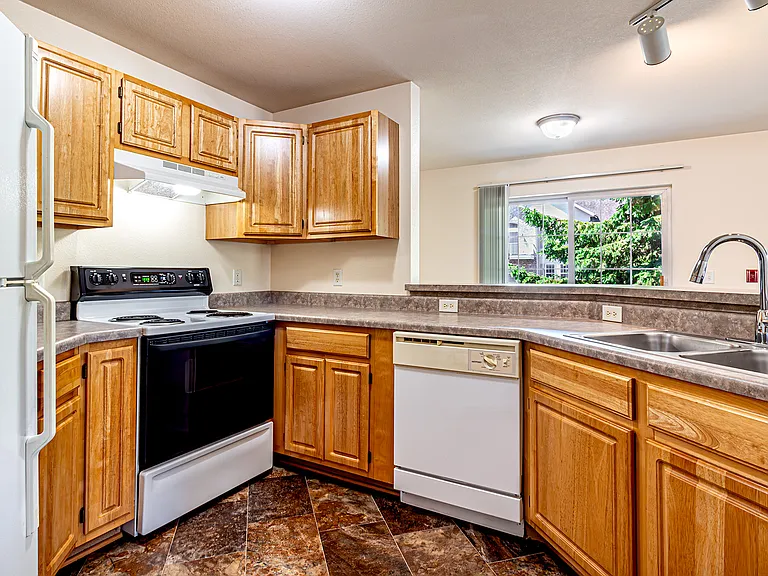 Hickory Pointe — Photo 24