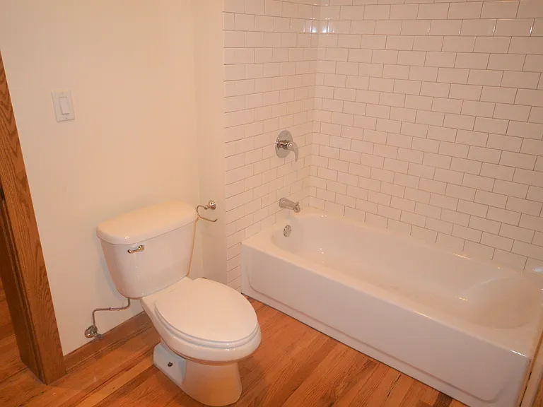 216 N May St #102 — Photo 11