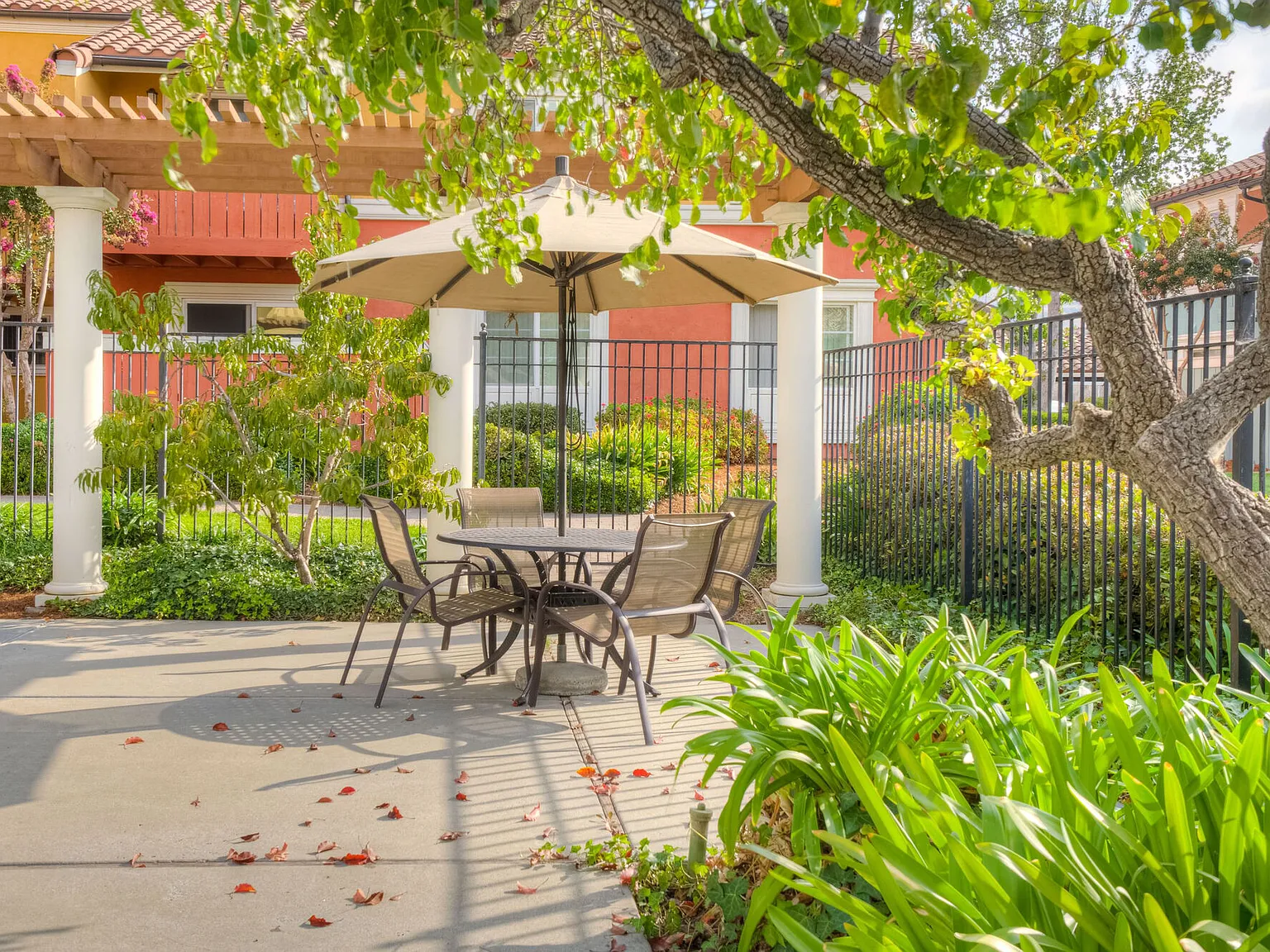 Peppertree Apartments — Photo 3