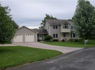 5 Brandan Trl, Oswego, NY 13126