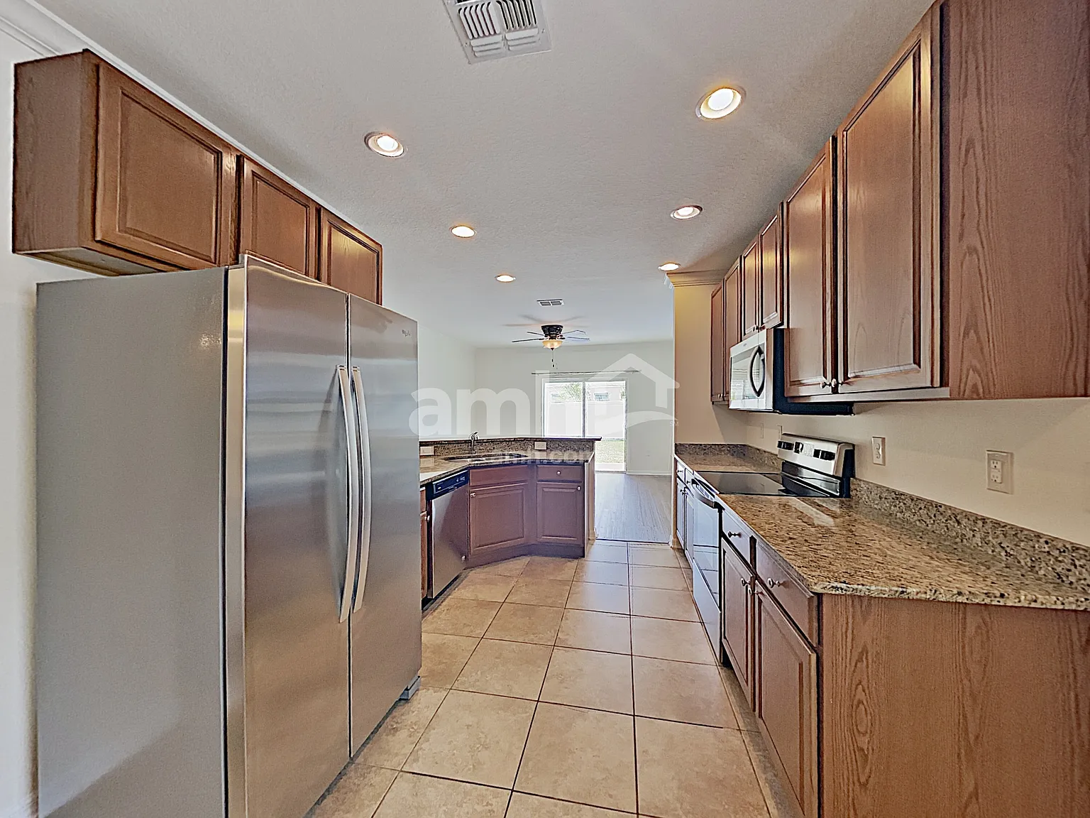 4 bed, 2.0 bath, 1877 sqft, $2,340 — Photo 4