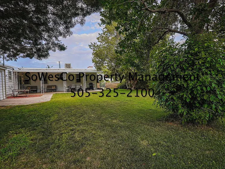 1011 N Monterey Ave — Photo 17