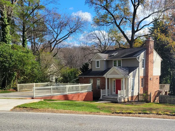 7012 Wilson Ln, Bethesda, MD 20817