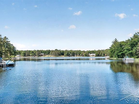 4th image of 7059 Chain Lake Dr