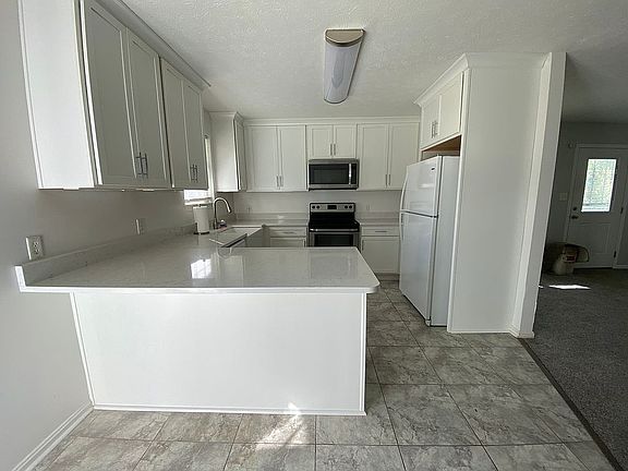403 1/2 kitchen