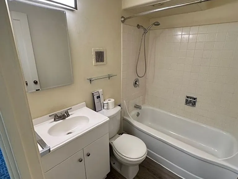 Eugene Manor Apartments — Photo 5