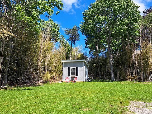 3rd image of 794 Sandwich Road