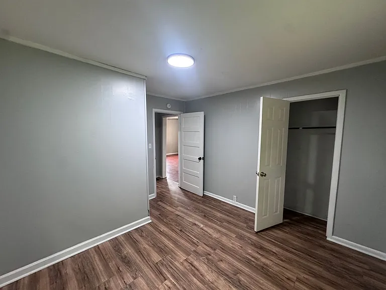4924 Saks Rd #D — Photo 10