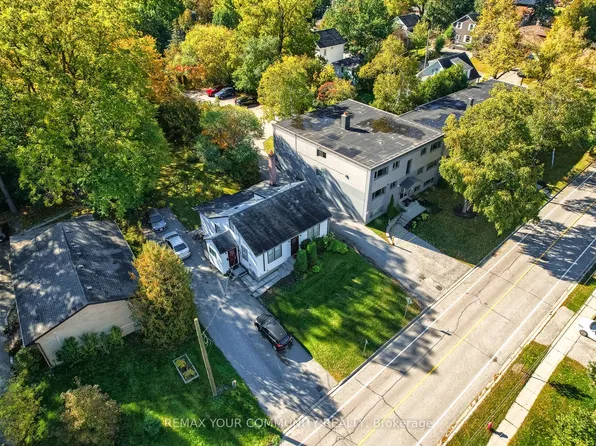 374 Penn Ave, Newmarket, ON L3Y 2S9