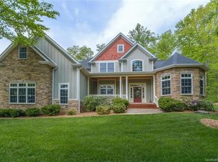 57 Hope View Rd, Swannanoa, NC 28778