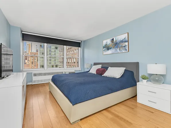 155 East 38th Street image 3 of 14