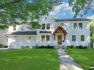 638 Falmouth Ave, Paramus, NJ 07652