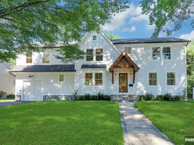 638 Falmouth Ave, Paramus, NJ, 07652