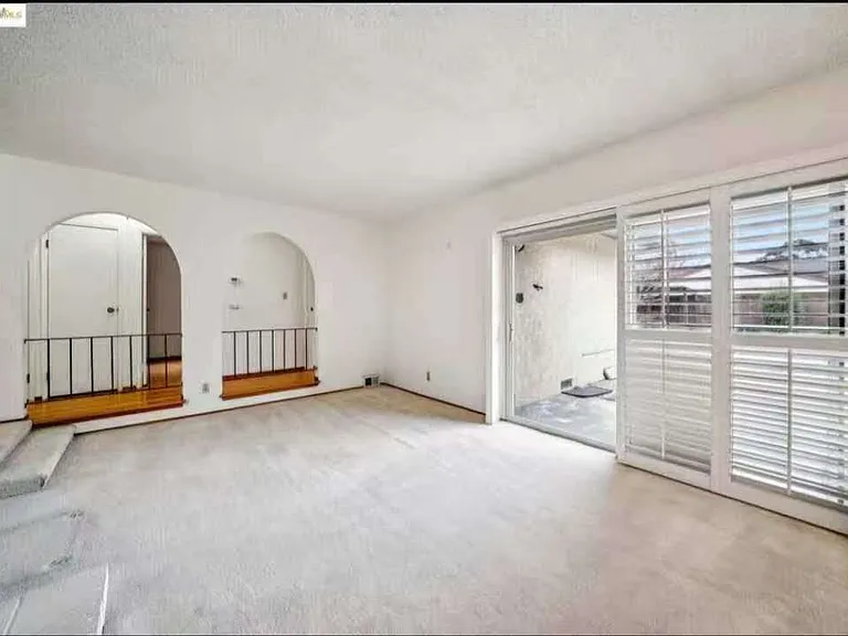 1073 Camellia Dr — Photo 22