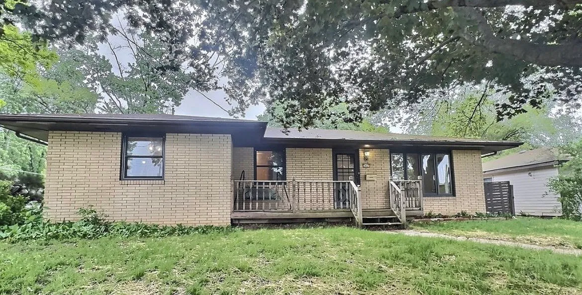 4 bed, 2450 sqft, $2,100 — Photo 1