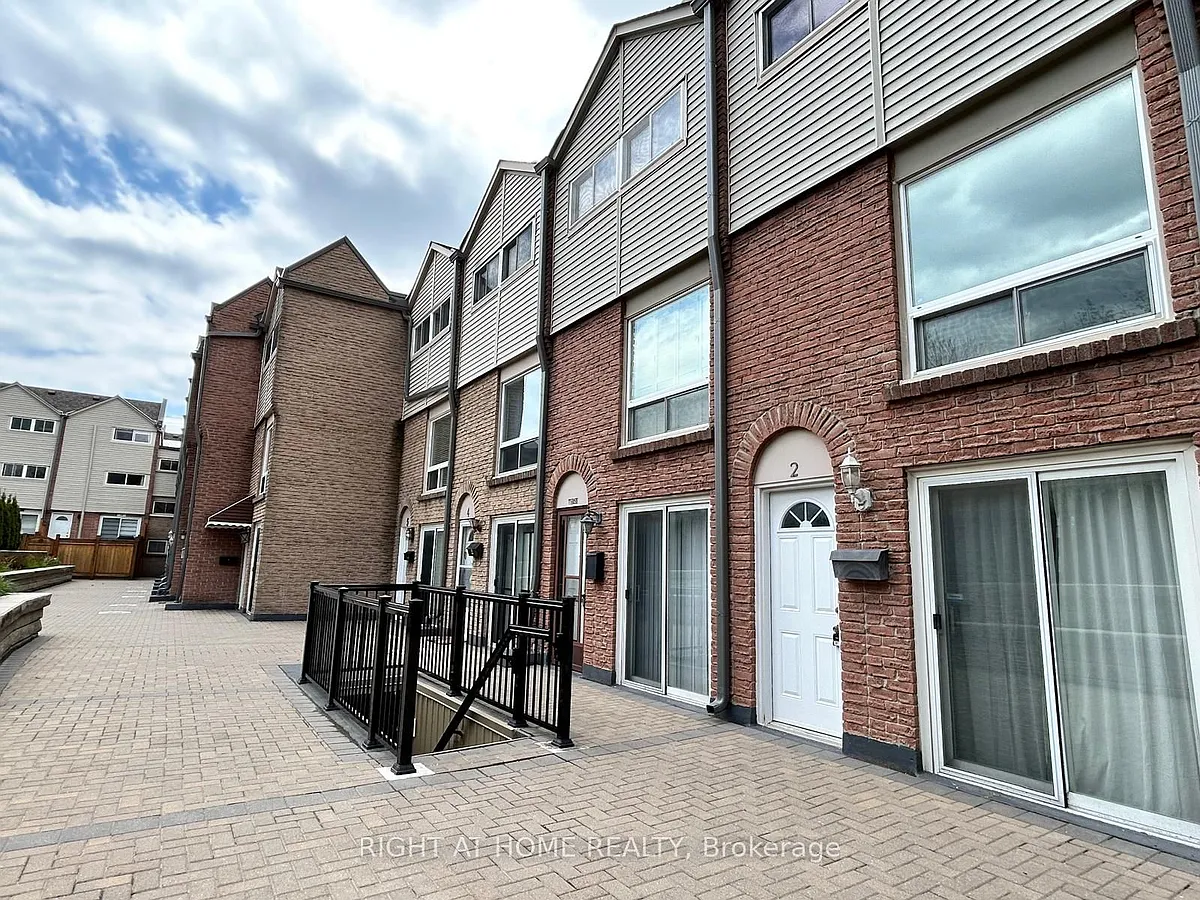 Building Photo - 1666 Queen St E #2