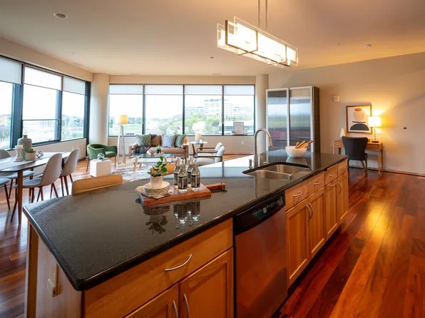 5601 Smetana Dr Unit 612, Minnetonka, MN 55343