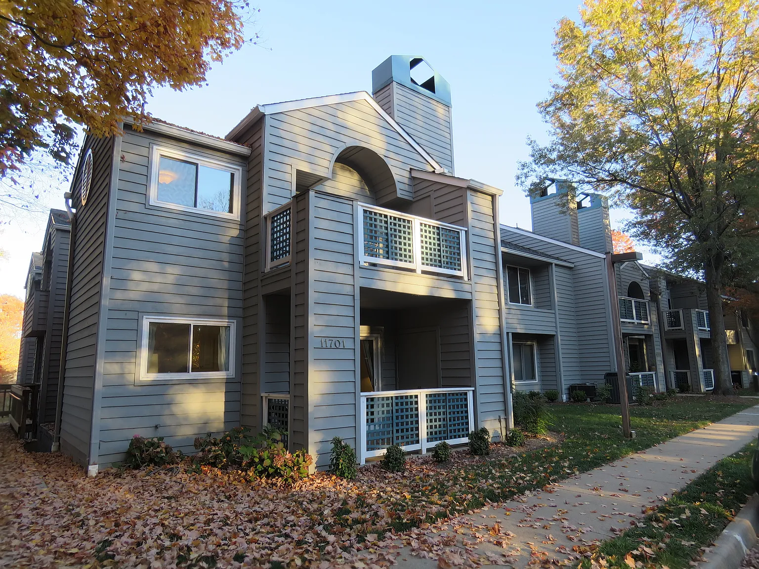 11701 Summerchase Cir APT A photo 1