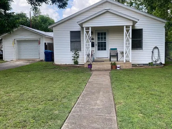616 Florence St, Kerrville, TX 78028