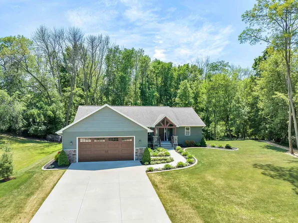W5191 Natures Way Dr, Sherwood, WI 54169