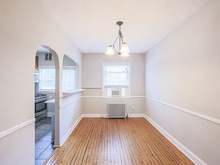 1011 W 42nd St — Photo 7