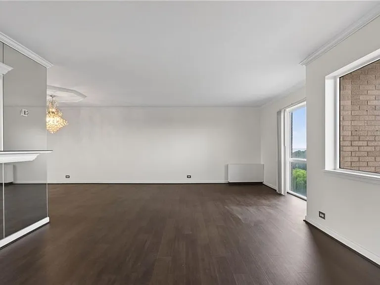 7320 Glenroie Ave #10E — Photo 9