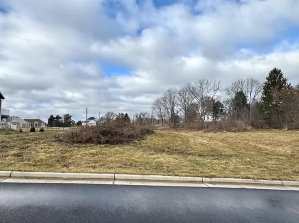 S54W25451 PRIMROSE LANE, Waukesha, WI 53189