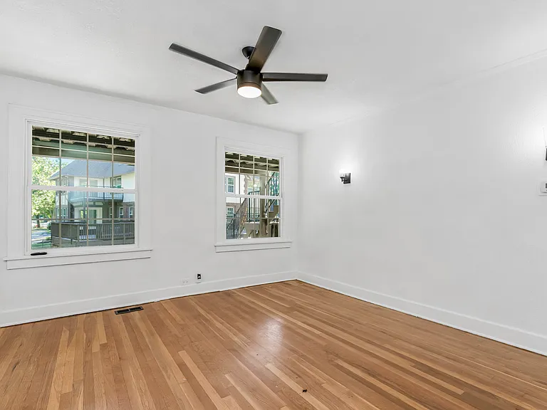 1120 Ward Pkwy #100 — Photo 13