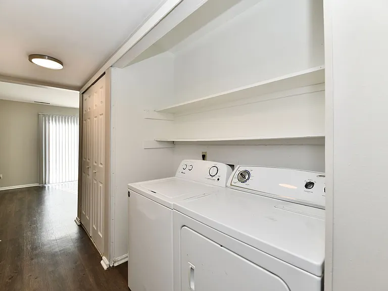 Park Lane Apartments — Photo 50