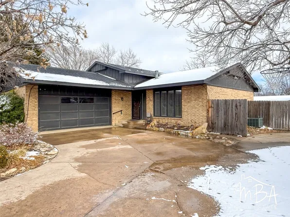 1610 Fleming St, Garden City, KS 67846