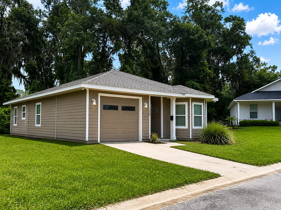 556 NW 259th Ter