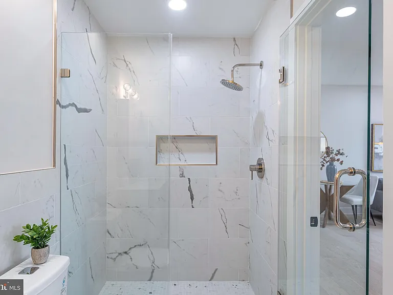 1516 E Capitol St NE #10 — Photo 23