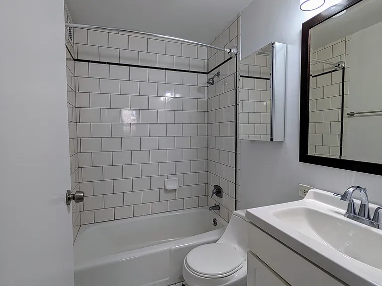 555 E 78th St #3E — Photo 17