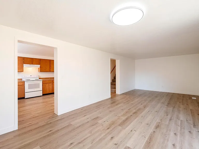 2747 S Sierra Park Cir E — Photo 4