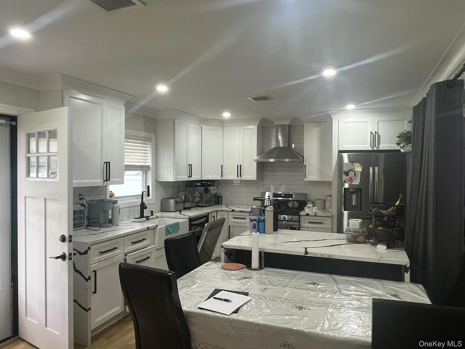 4 bed, 3.0 bath, 1470 sqft, $5,700 — Photo 2