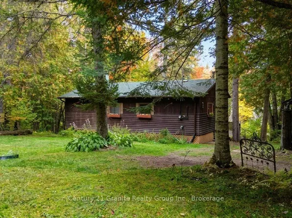 26 Riverside Ct, Hastings Highlands, ON K0L 1C0